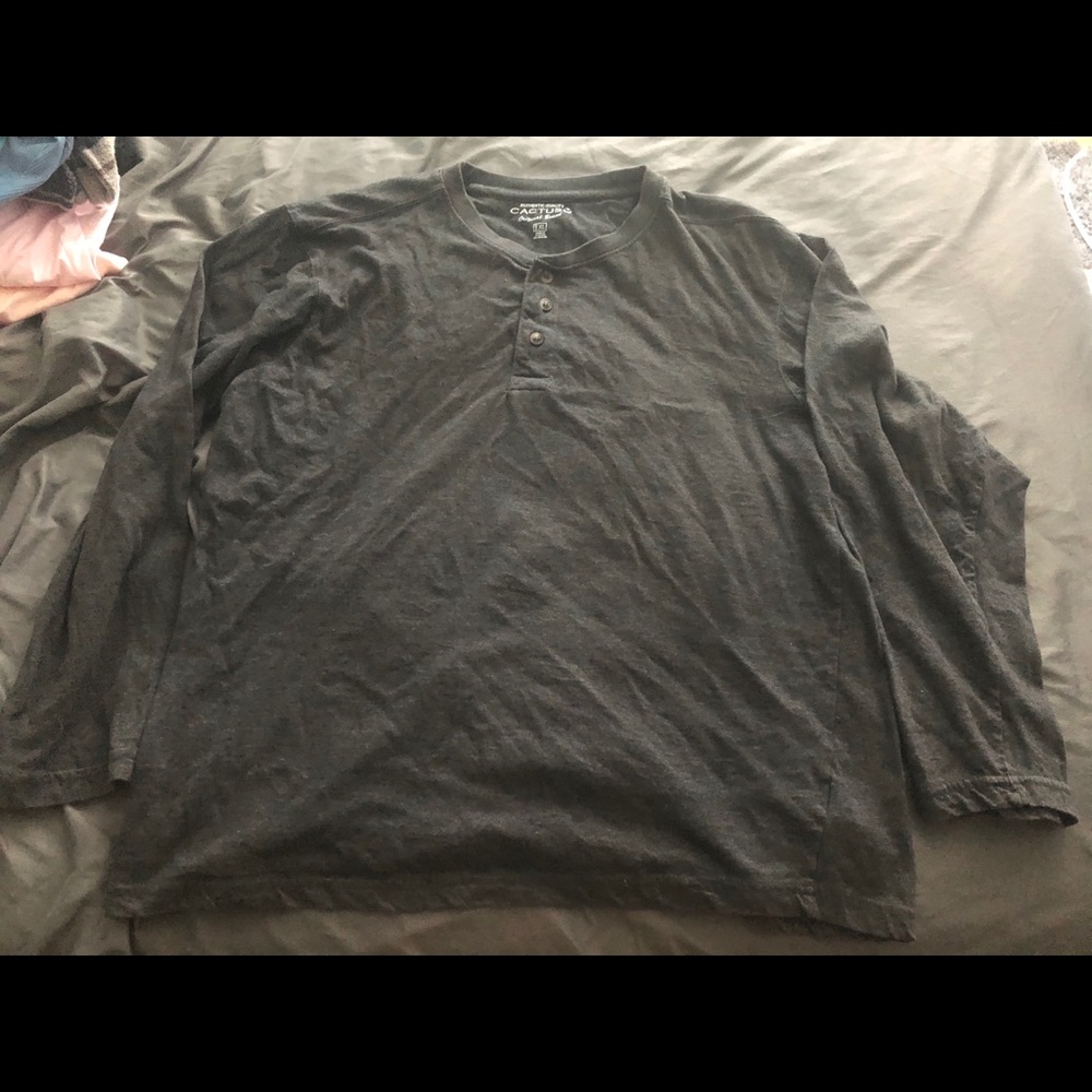 Men’s long sleeve grey top